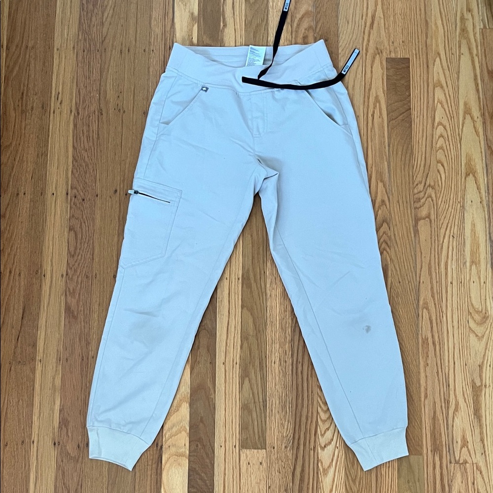 Figs Women's Light Gray Jogger Scrub Pants